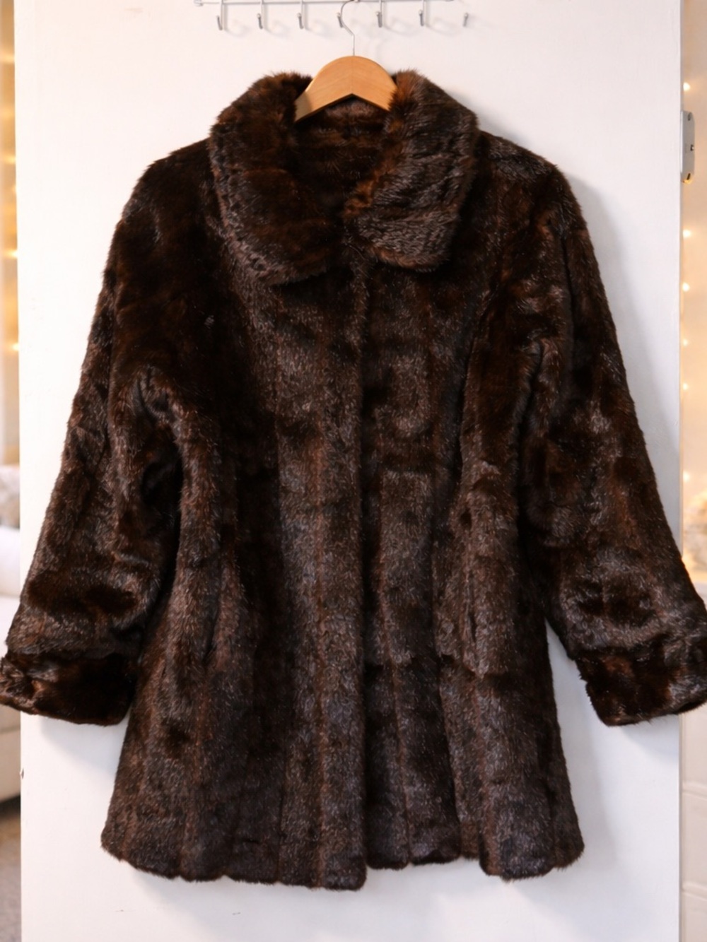 ✨ Westbound Old Money Glam Faux Fur Jacket Size M